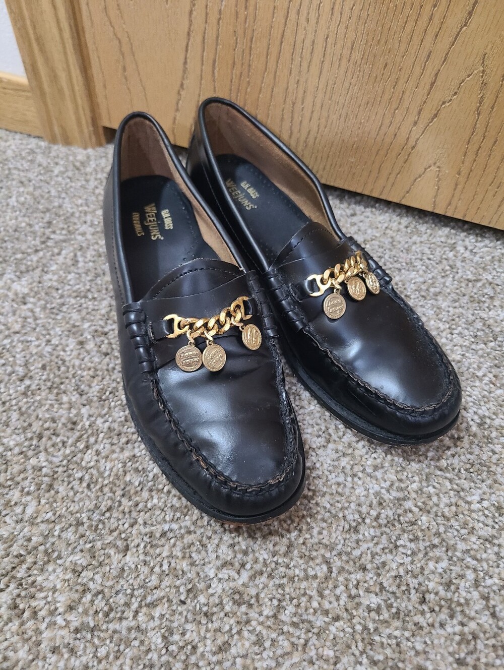 G.H. Bass Weejuns Black Coin Chain Old Money Preppy Leather Penny Loafers